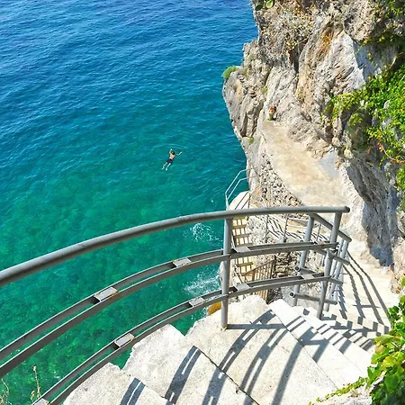 Pietra Santa Positano