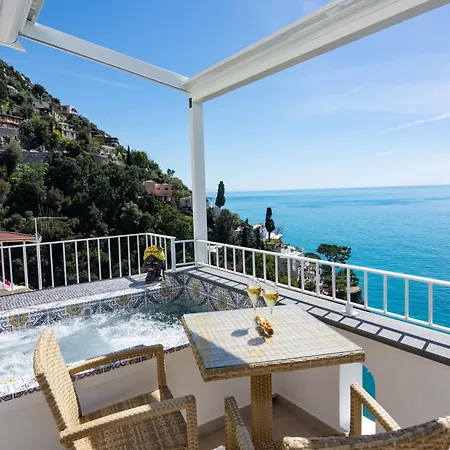 Pietra Santa 4*