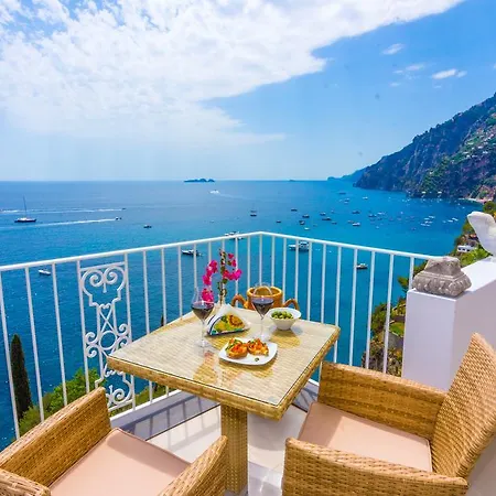 בית הארחה Pietra Santa 4*