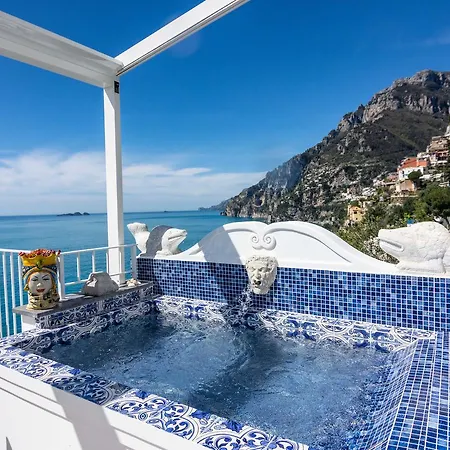 בית הארחה Pietra Santa 4*