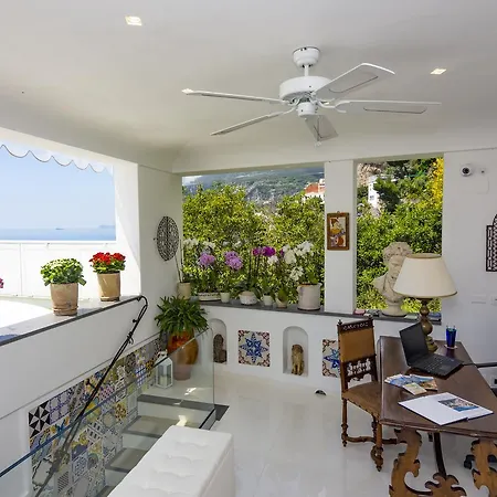 Pietra Santa פוזיטנו